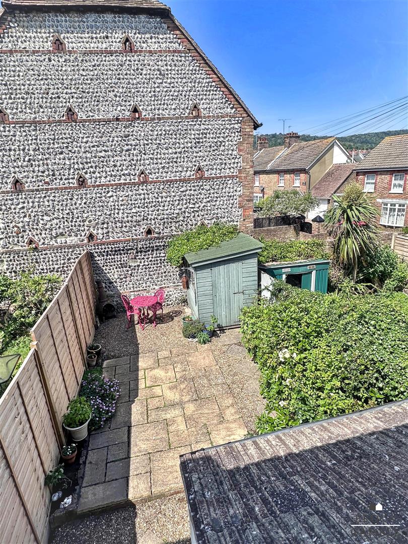 3 Bedroom House. New Place in Eastbourne, East Sussex 13